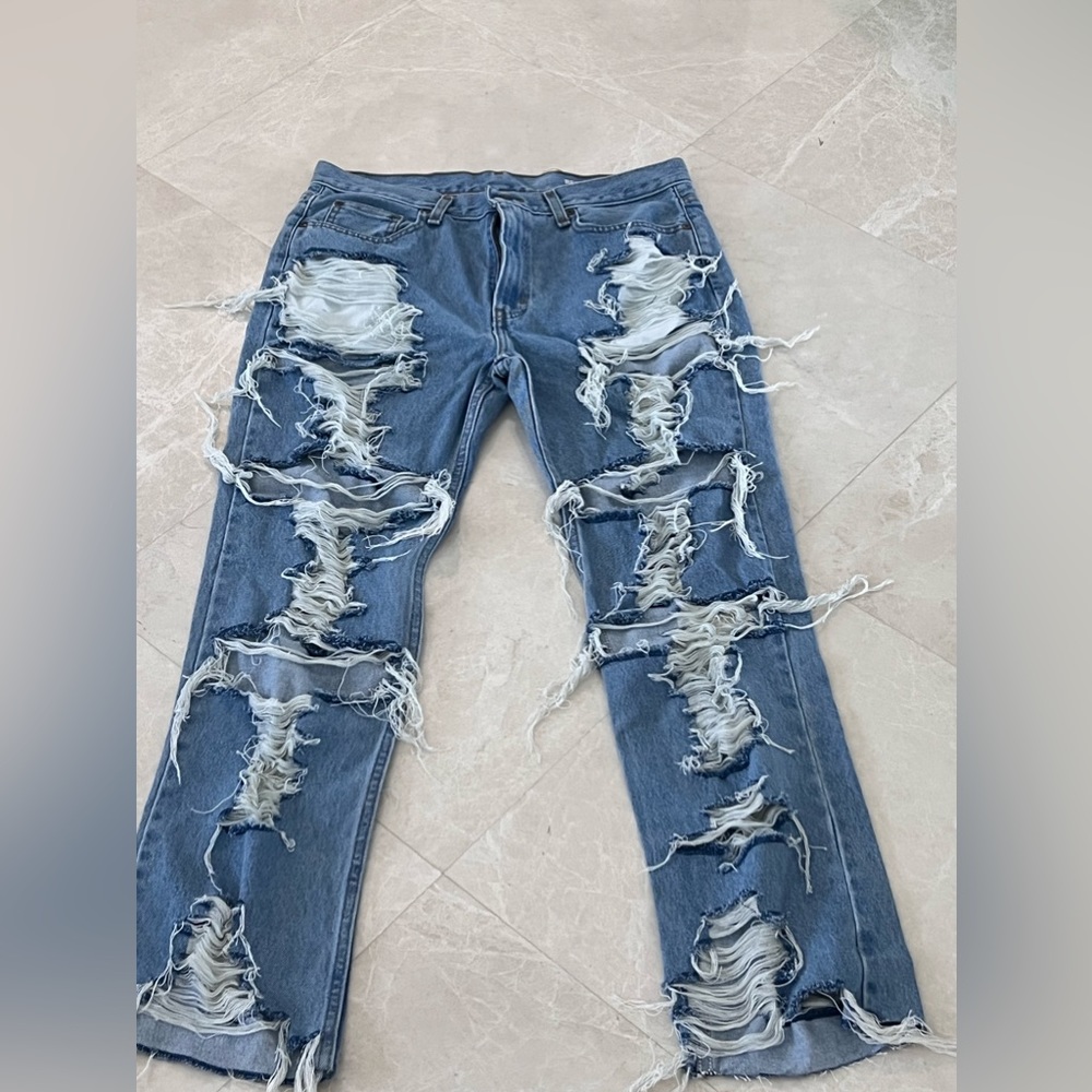 Custom destroyed jeans - Picture 4 of 5